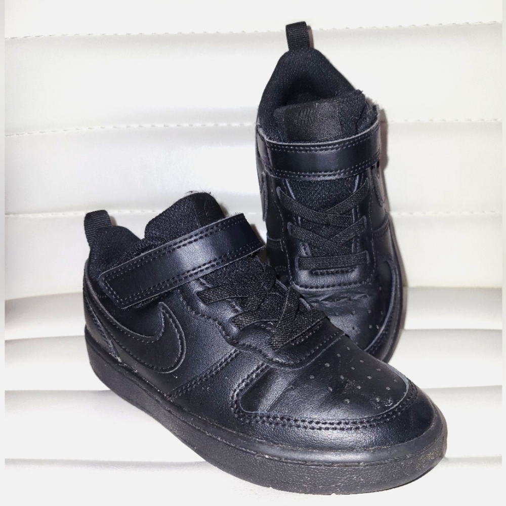 Kid's Shoes: Size 9 l, Nikes